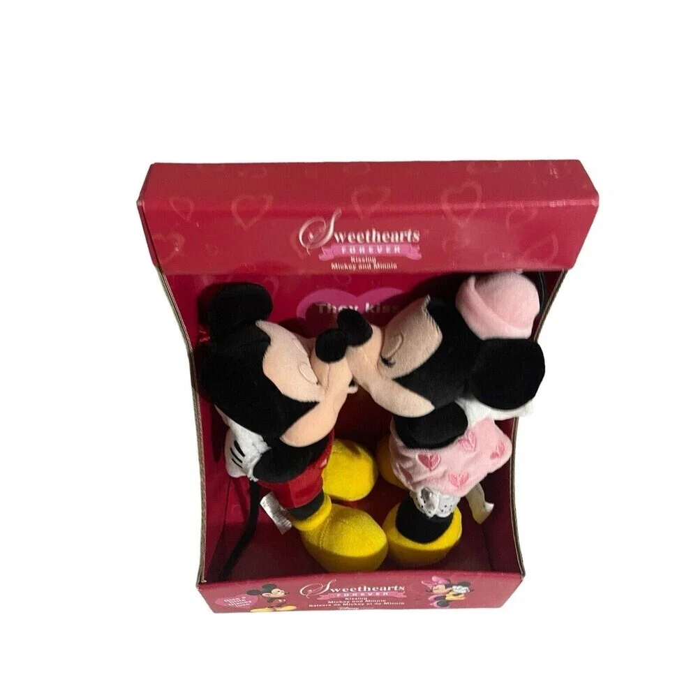 Disney Store Mickey & Minnie Kissing Sweethearts Forever Valentines Plush Toy